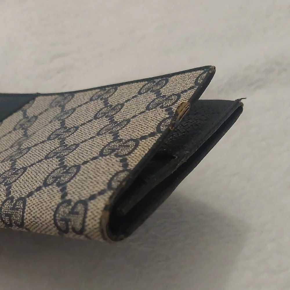 Gucci Accessory Collection GG Tri-fold Leathet and Canvas Wallet - Picture 6 of 9